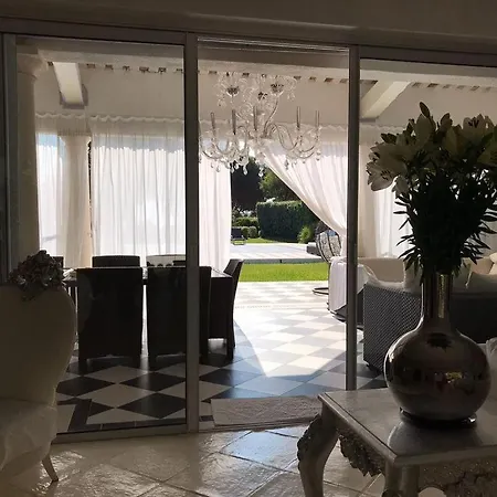 Deluxe Villa Rocazur شقة